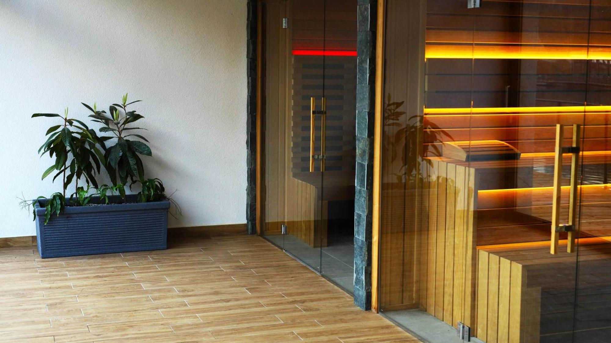 Waterside Spa Hotel オグニャノヴォ エクステリア 写真